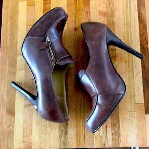 Chinese Laundry “Arliss” slip on side zip heels.